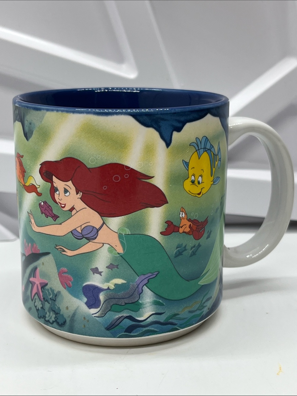 Disney The Little Mermaid Ceramic Mug - Ariel & Friends (Green/Red)